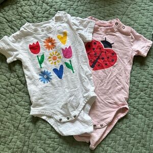 Primary onesie set